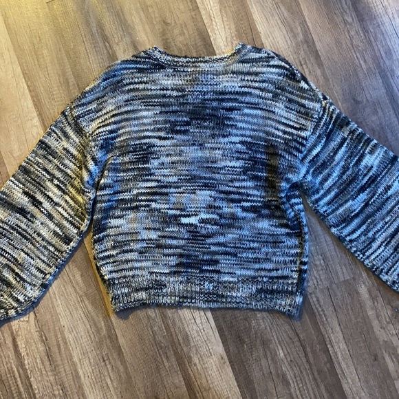 Sweater - Picture 4 of 5